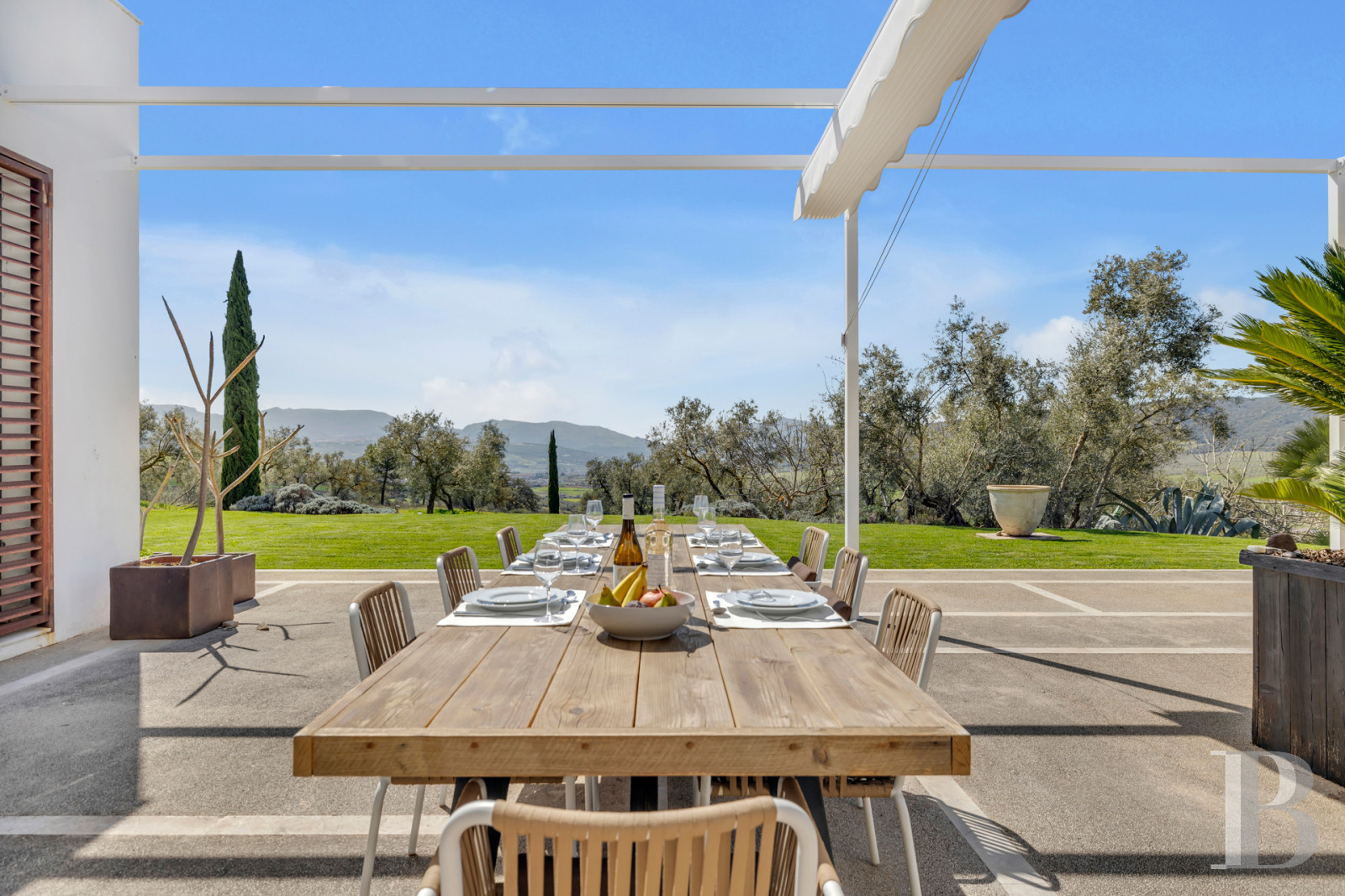 Au sud de l’Espagne, près de Ronda, une villa d’architecte au cœur des terres andalouses - photo  n°2